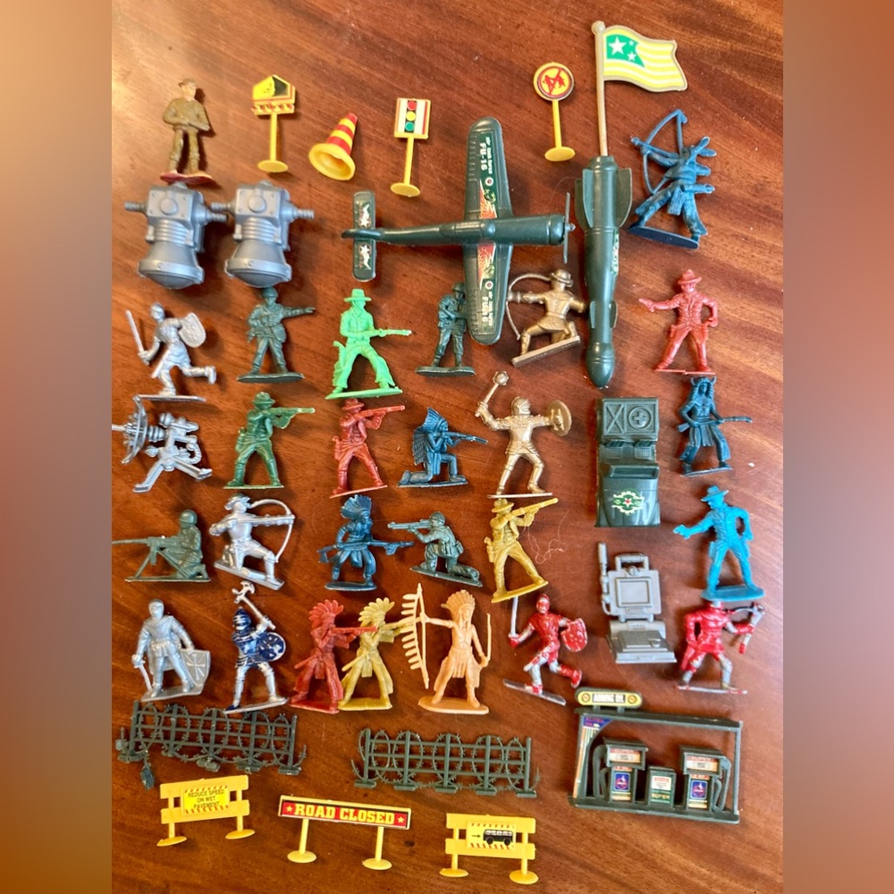 Lot of Toy Soldiers of Several Eras- WW1 & 2, Cowboys & Indians, Medieval